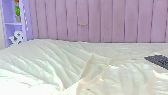 Meganlove__ webcam