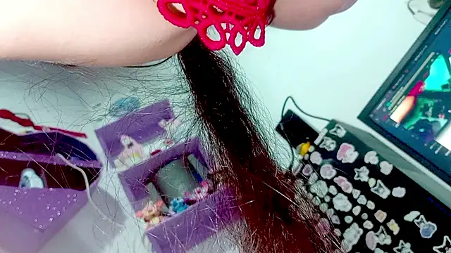 PetiteIvoryQueen19 webcam
