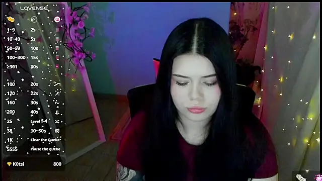 Mona_Esty webcam