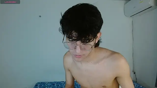 noah_millerx webcam