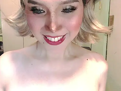 Ezradeliciosa webcam