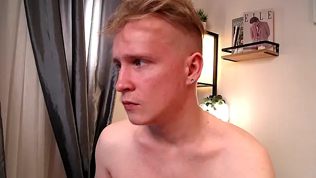 AlexxSweet webcam