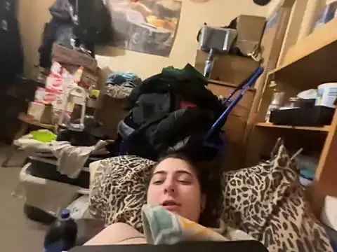 Snowbunnycake_131 webcam