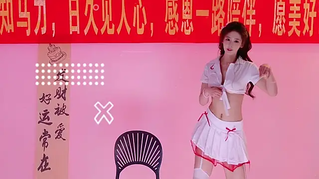 美女1X-two在线直播