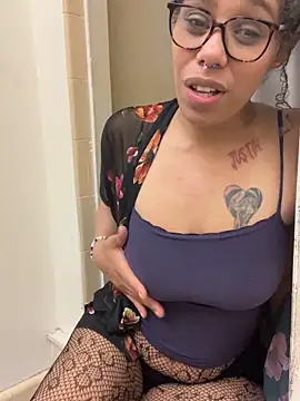princess_desirae (F milf) - Make Me Cry in DP Show 😻💦