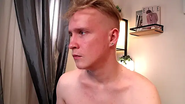 AlexxSweet webcam