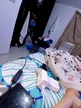 Dearlyescream27 webcam