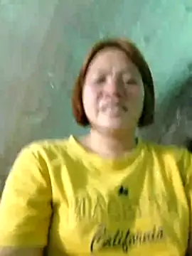 Smilinglovely webcam