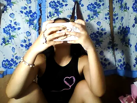 PinaySkinnyJust18 webcam