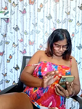 indianstrawberrylips4u webcam