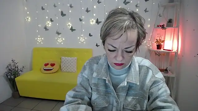 NikaMayu webcam