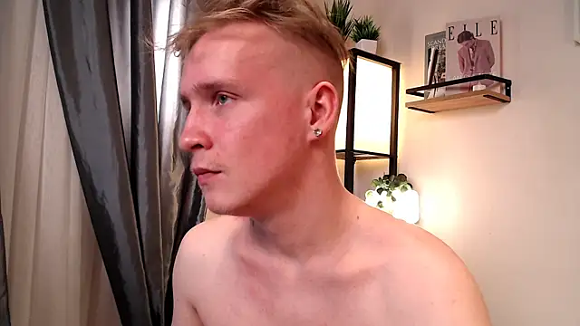 AlexxSweet webcam