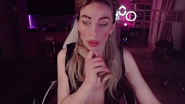 AnnieGOld_ webcam