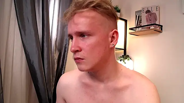 AlexxSweet webcam