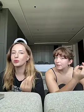 Nura_n_Sarah