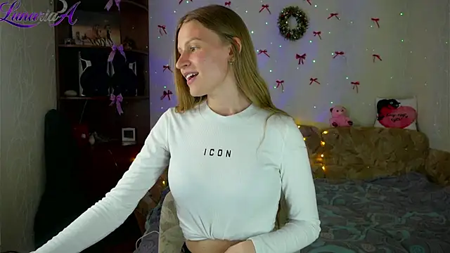 lunariaa - Lunariaa's free webcam - UK Sex Cams