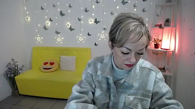 NikaMayu webcam