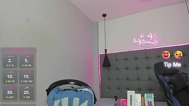 scarletcherry18 webcam