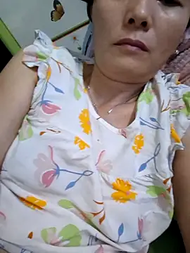 Baby-loveass69 webcam