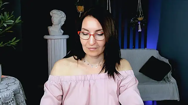 UnaTerra live sex cam