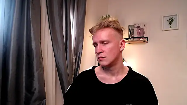 AlexxSweet webcam