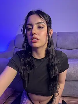 Lucy_699 webcam