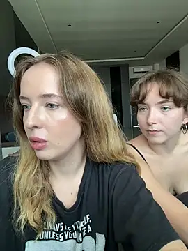 Nura_n_Sarah webcam