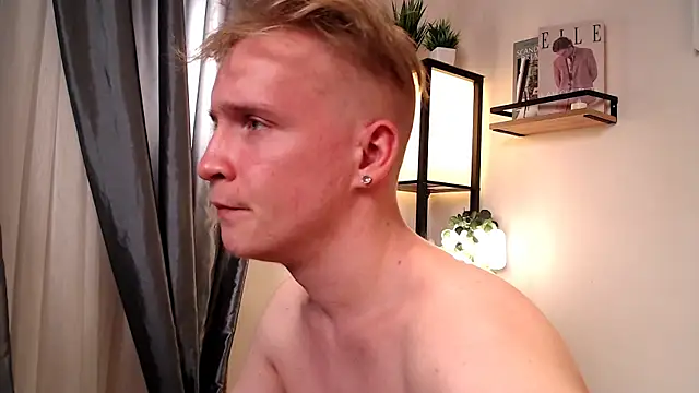 AlexxSweet live sex cam