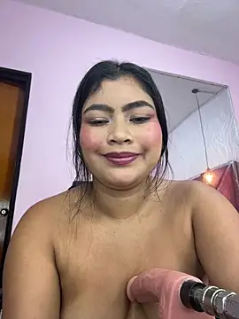 Webcam Model (LunaaRosse)  is live.Free join now!