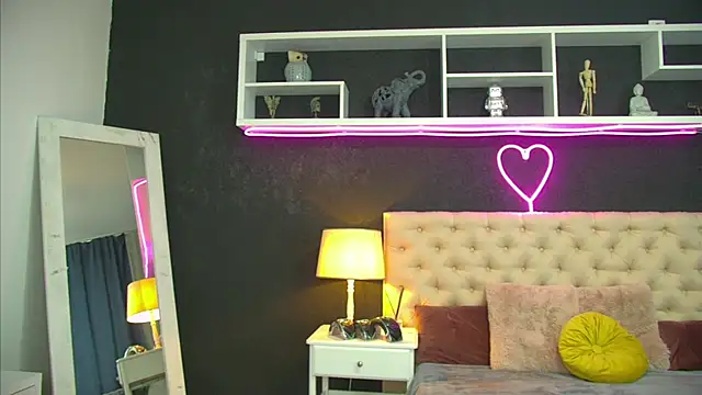 TaniaKaverina webcam