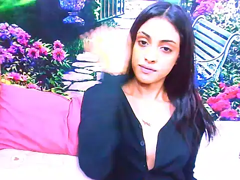 IndianPretty14u2Luv webcam