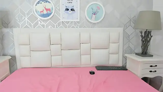 naia_cox webcam
