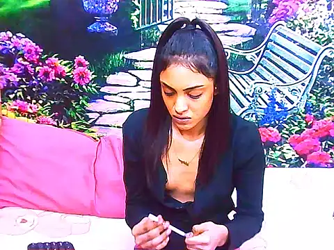 IndianPretty14u2Luv webcam