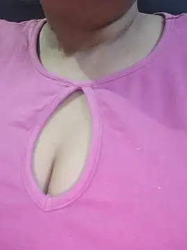 Webcam Model (SexybeboX) is live