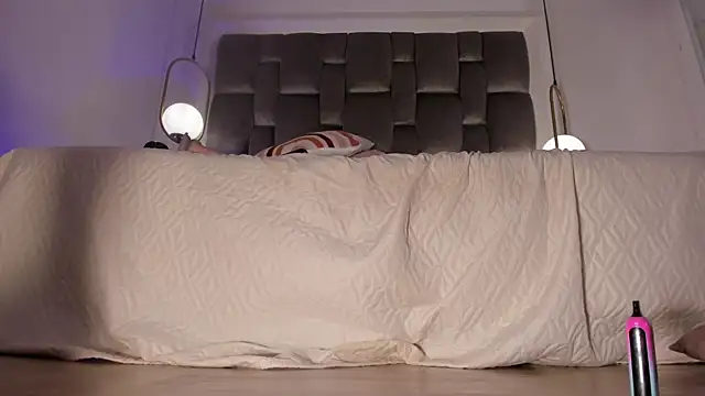 OnlyGia webcam