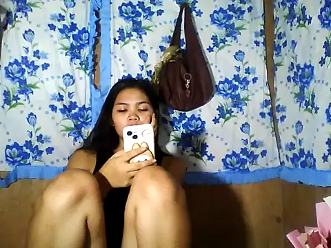 PinaySkinnyJust18 webcam