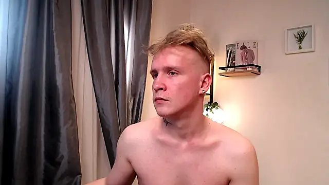 AlexxSweet webcam
