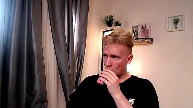 AlexxSweet webcam
