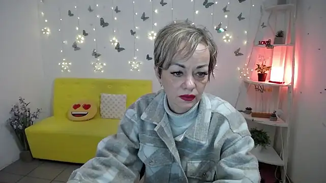 NikaMayu webcam