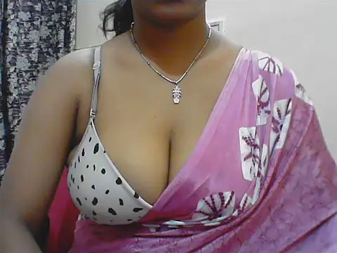 LovingPihu webcam