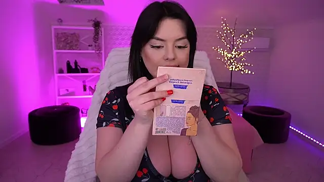 Daenerys_Daenn webcam