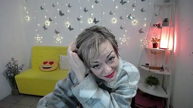 NikaMayu webcam