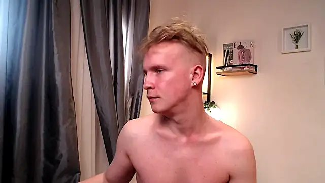 AlexxSweet webcam