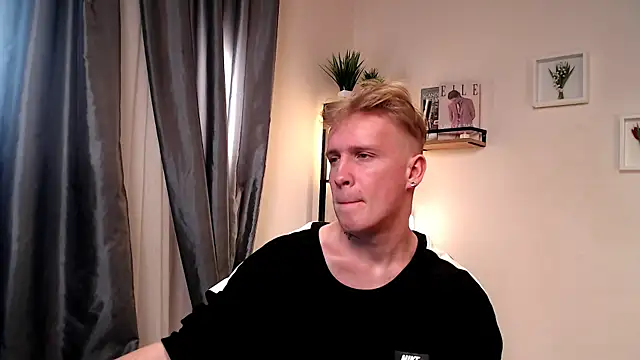 AlexxSweet webcam