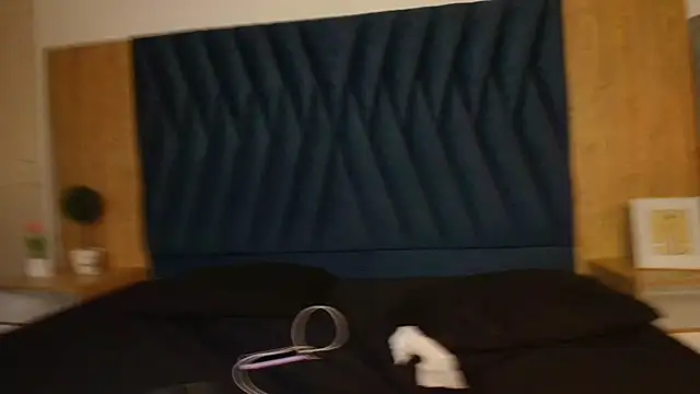 MeganEvanss__ webcam