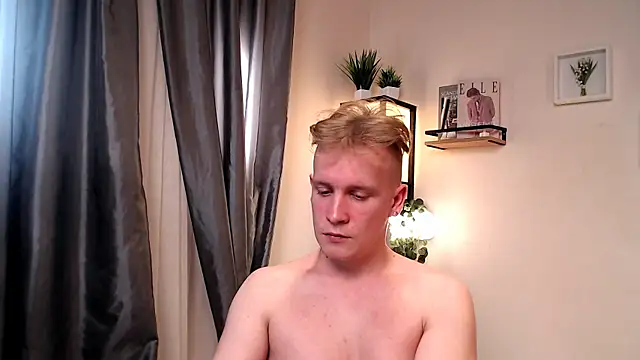 AlexxSweet webcam