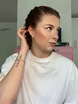 Mia-Minou webcam