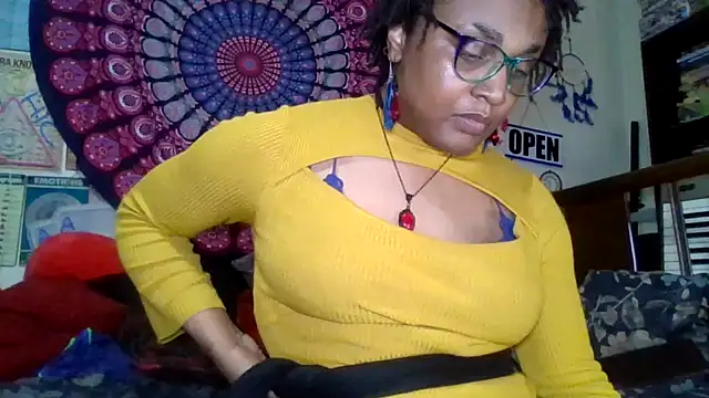 GardeniaFields live sex cam