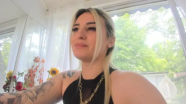 Ella_Vee webcam