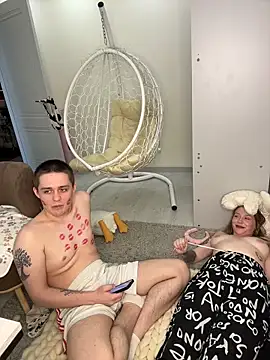 MikeXEmilia webcam